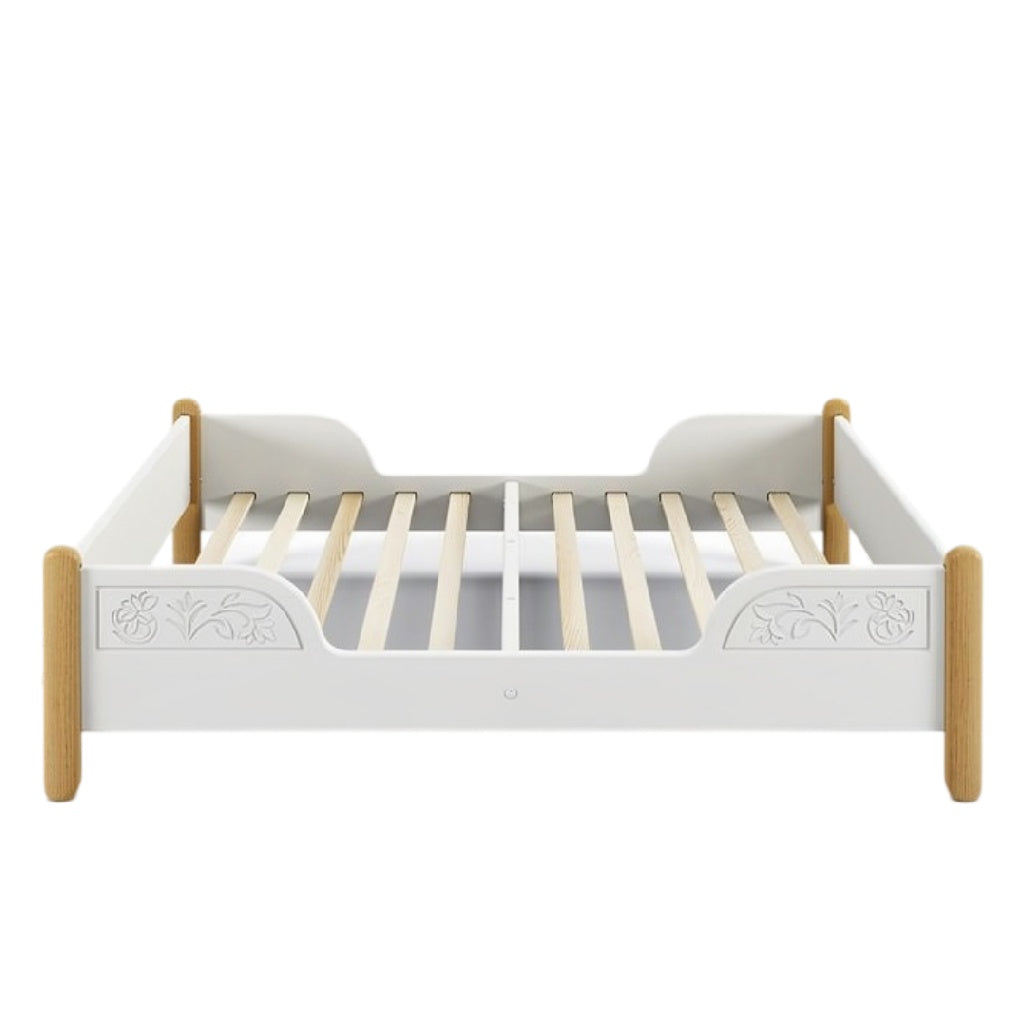 Technische titel in het Nederlands: **Moderne witte kinderbed met houten accenten**