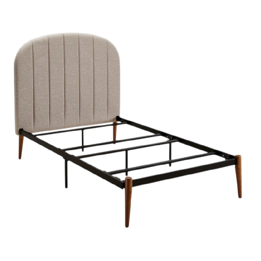 **Technische titel in het Nederlands: Modern Bedframe met Stoffen Hoofdbord en Houten Poten**